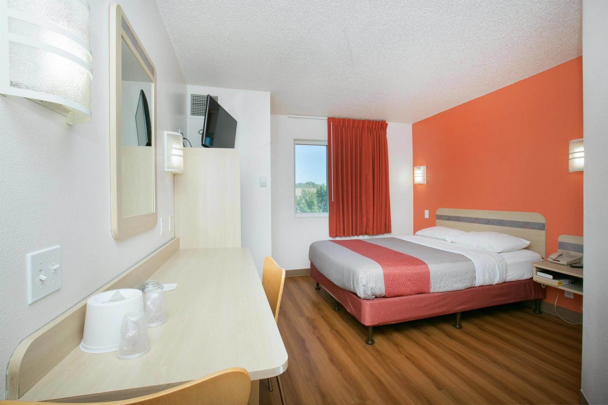 Motel 6-Brooklyn Center, MN - Minneapolis Buitenkant foto